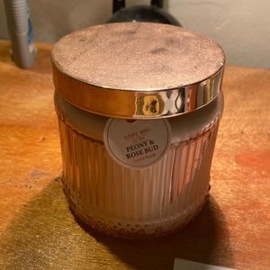 Scented candle- peony and rose bud scent